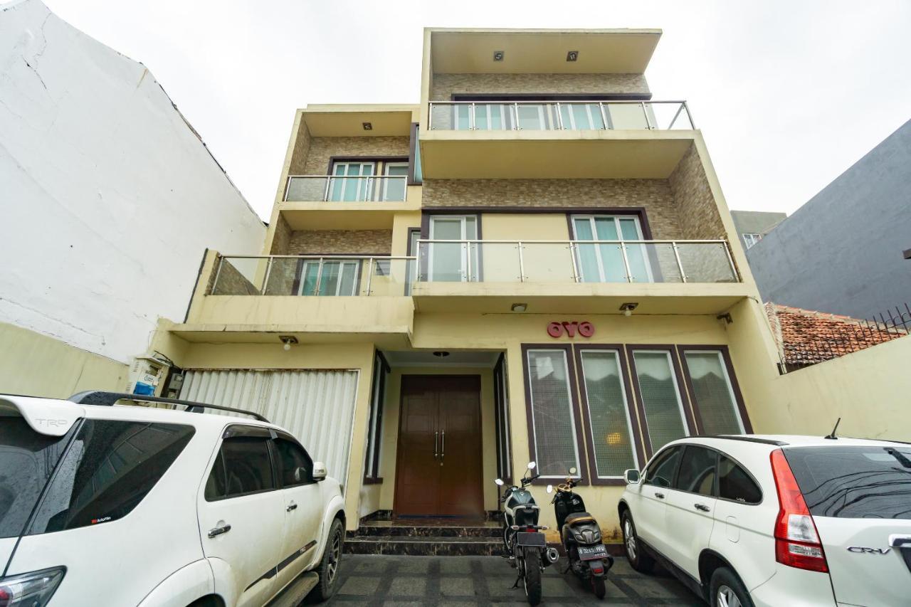 Hotel Oyo 2357 Syariah Grand Raudhah Giacarta Esterno foto