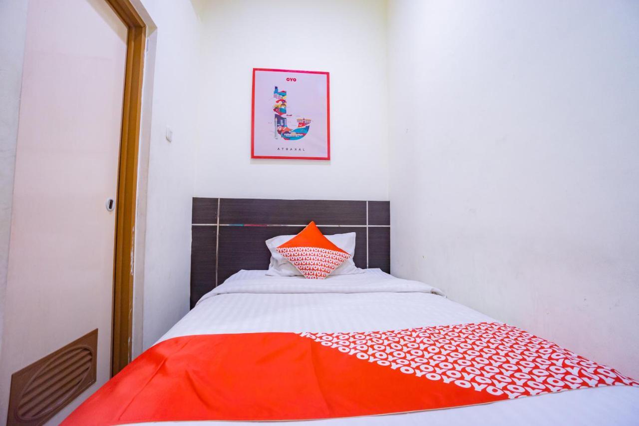 Hotel Oyo 2357 Syariah Grand Raudhah Giacarta Esterno foto