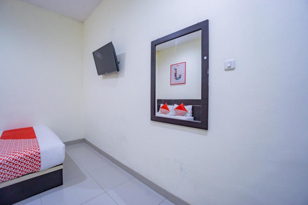 Hotel Oyo 2357 Syariah Grand Raudhah Giacarta Esterno foto