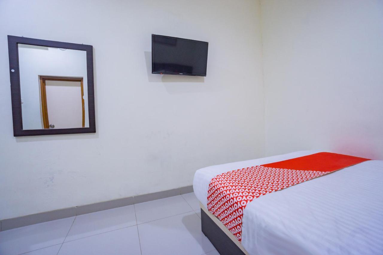 Hotel Oyo 2357 Syariah Grand Raudhah Giacarta Esterno foto