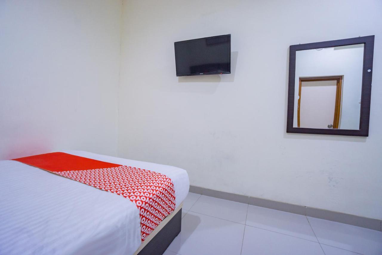 Hotel Oyo 2357 Syariah Grand Raudhah Giacarta Esterno foto