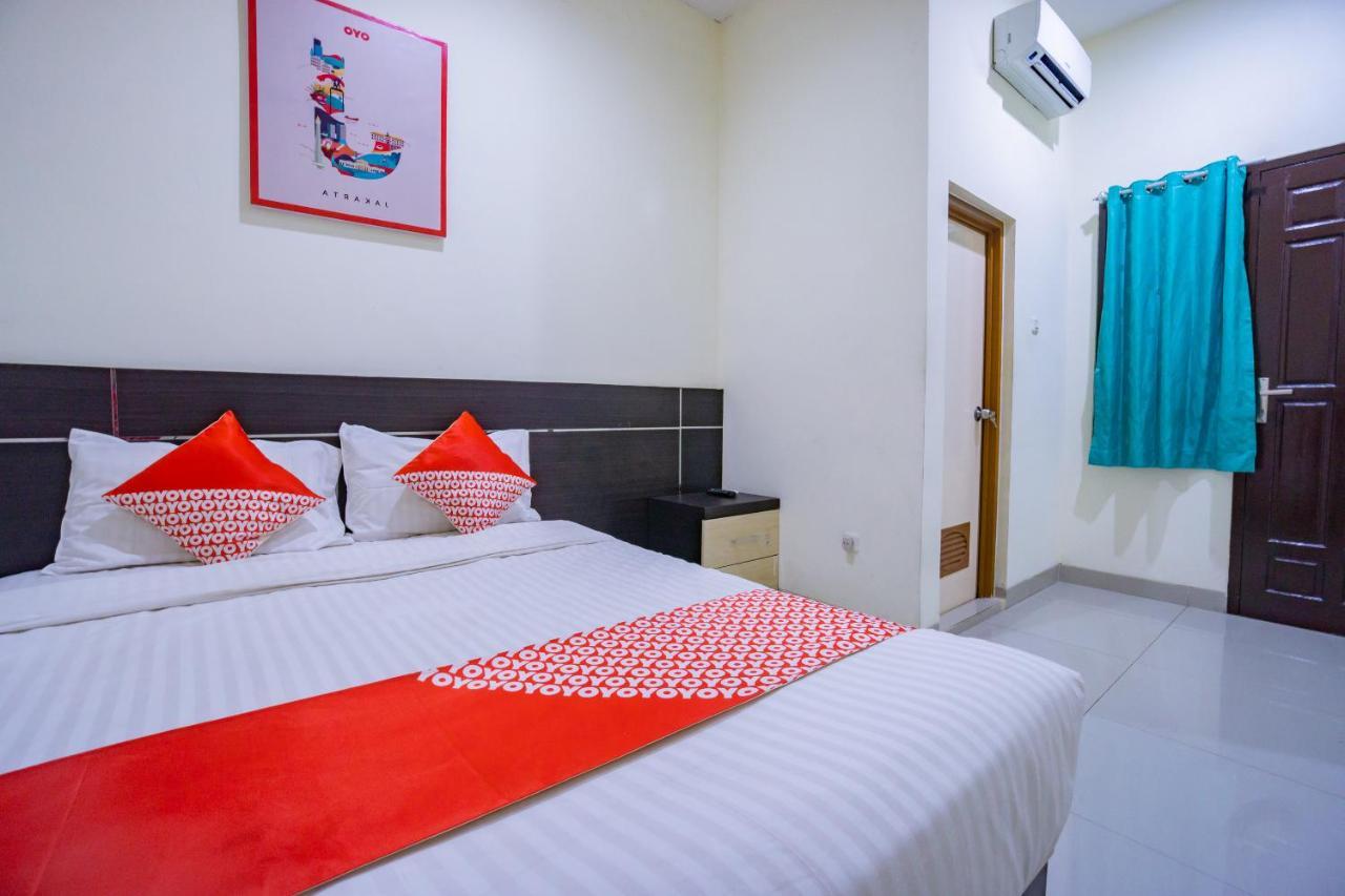 Hotel Oyo 2357 Syariah Grand Raudhah Giacarta Esterno foto