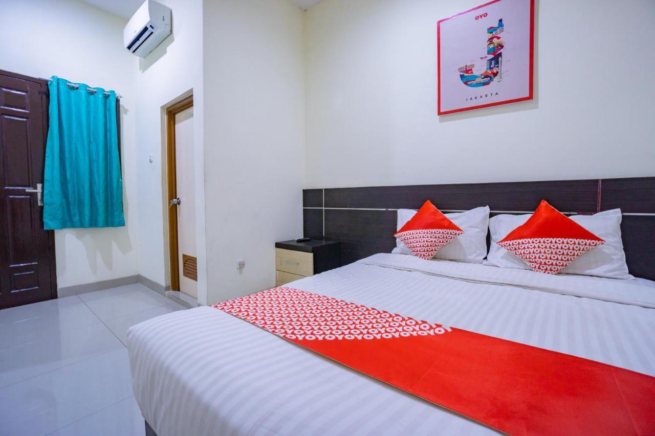 Hotel Oyo 2357 Syariah Grand Raudhah Giacarta Esterno foto