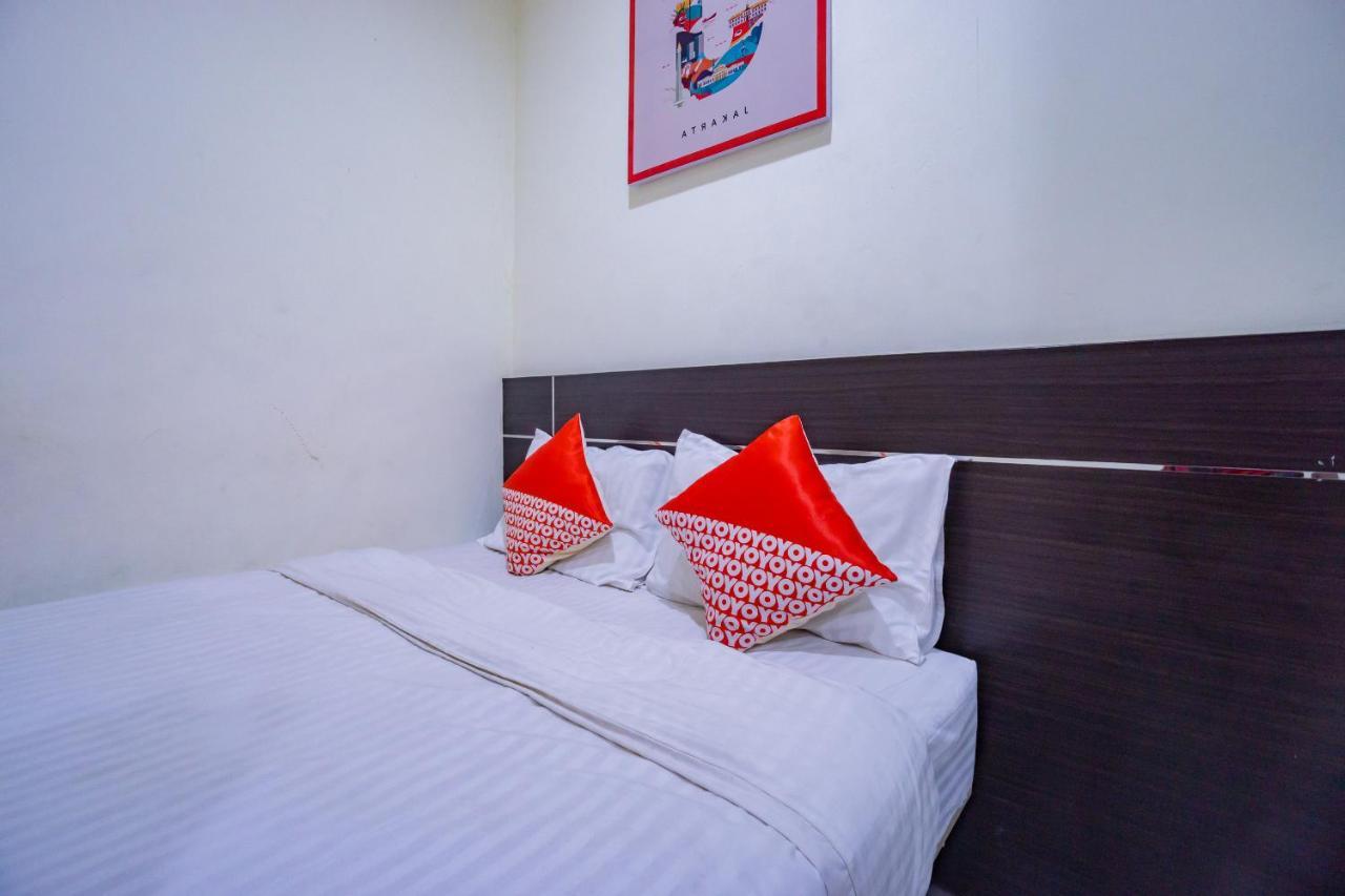 Hotel Oyo 2357 Syariah Grand Raudhah Giacarta Esterno foto