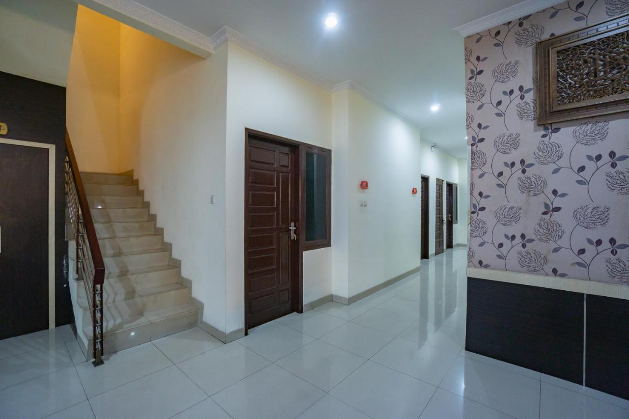 Hotel Oyo 2357 Syariah Grand Raudhah Giacarta Esterno foto