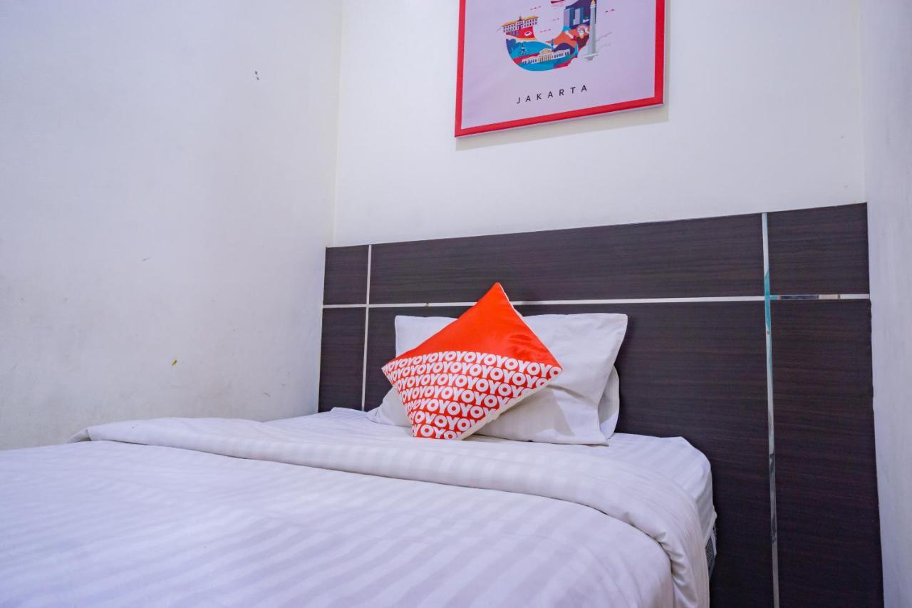 Hotel Oyo 2357 Syariah Grand Raudhah Giacarta Esterno foto