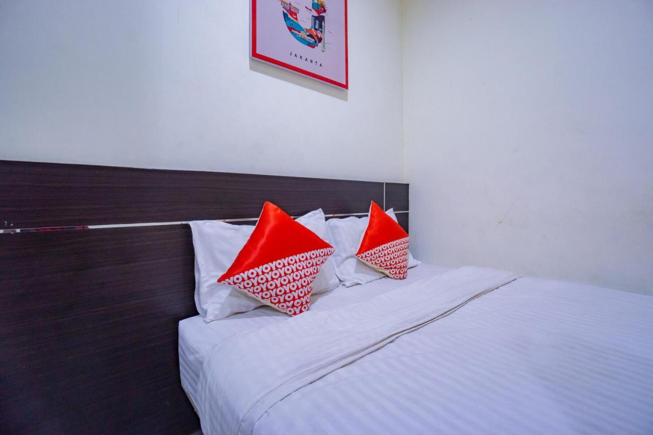 Hotel Oyo 2357 Syariah Grand Raudhah Giacarta Esterno foto