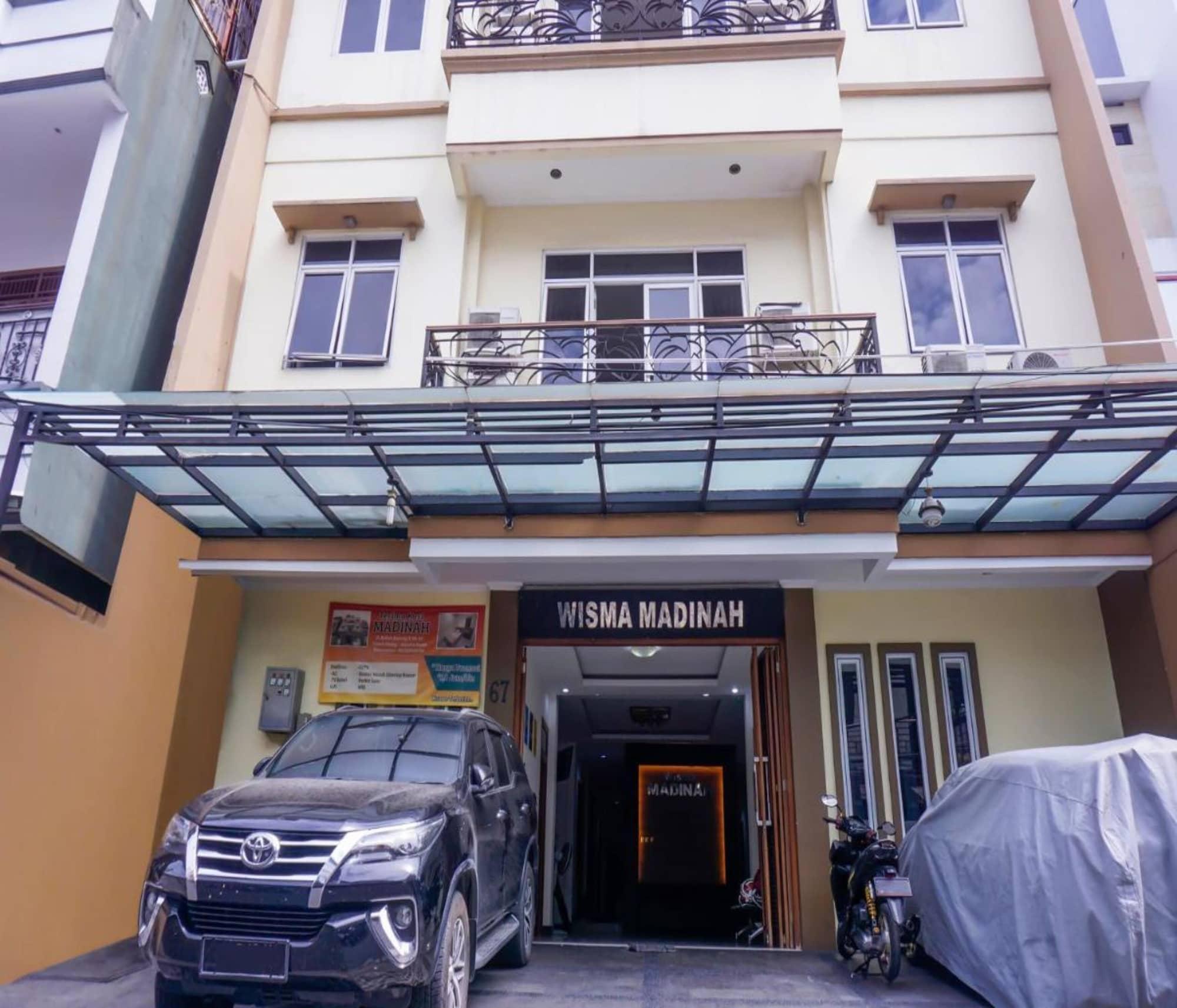 Hotel Oyo 2357 Syariah Grand Raudhah Giacarta Esterno foto
