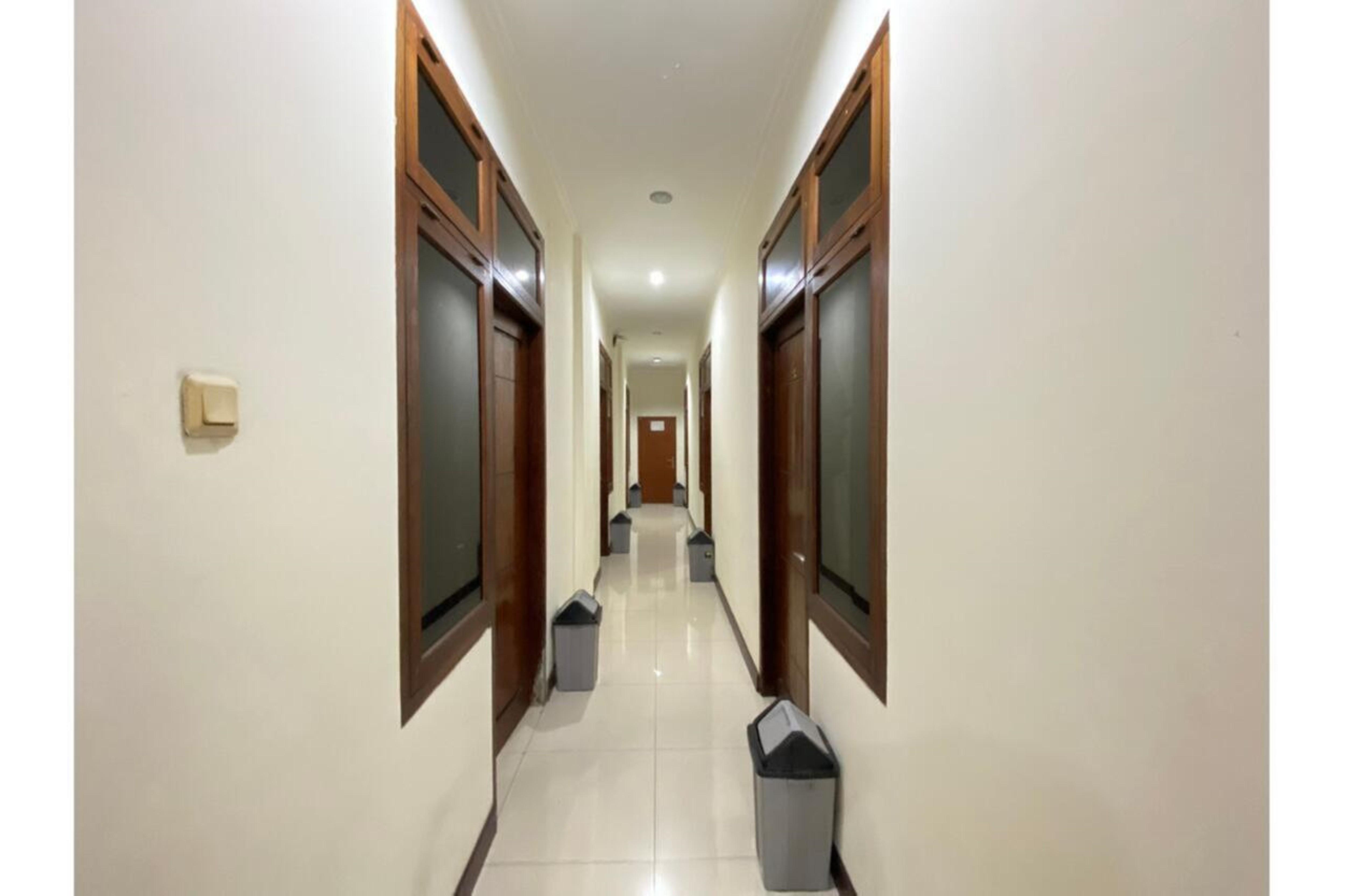 Hotel Oyo 2357 Syariah Grand Raudhah Giacarta Esterno foto