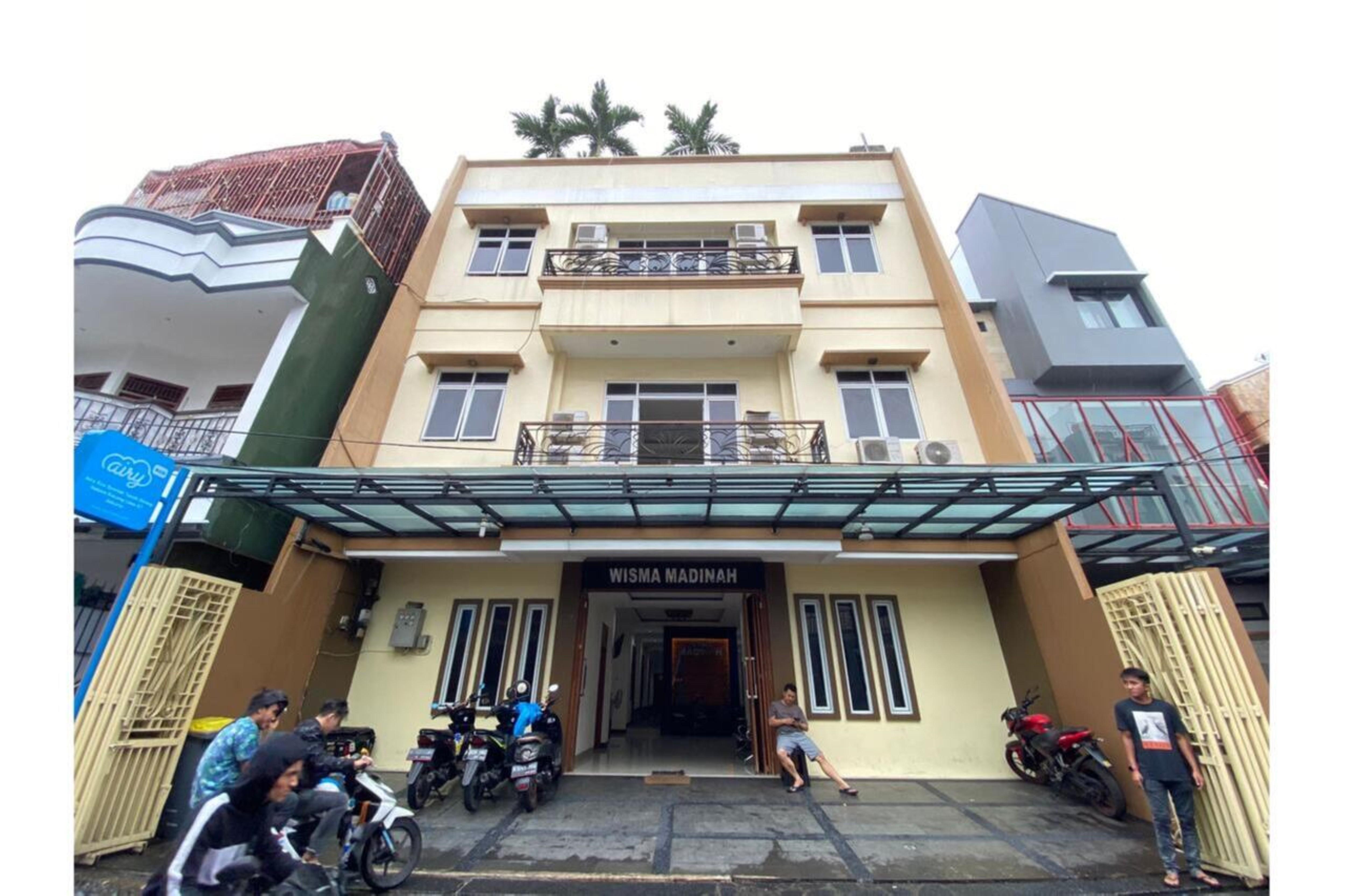 Hotel Oyo 2357 Syariah Grand Raudhah Giacarta Esterno foto