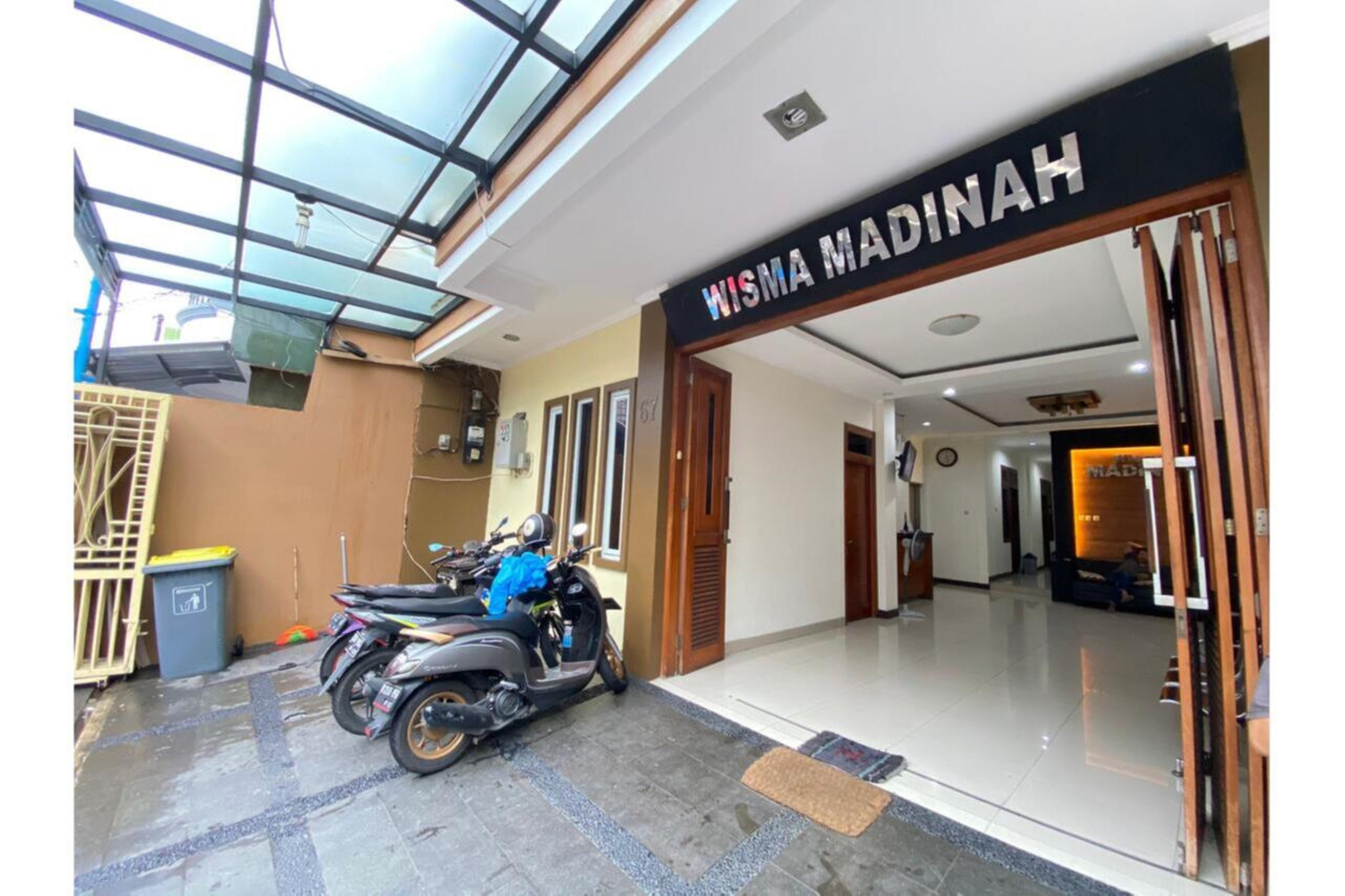 Hotel Oyo 2357 Syariah Grand Raudhah Giacarta Esterno foto