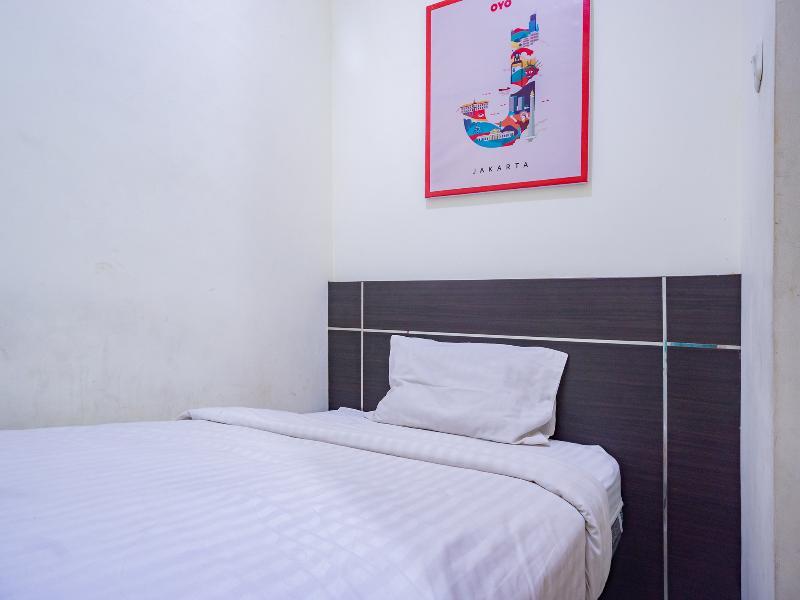 Hotel Oyo 2357 Syariah Grand Raudhah Giacarta Esterno foto